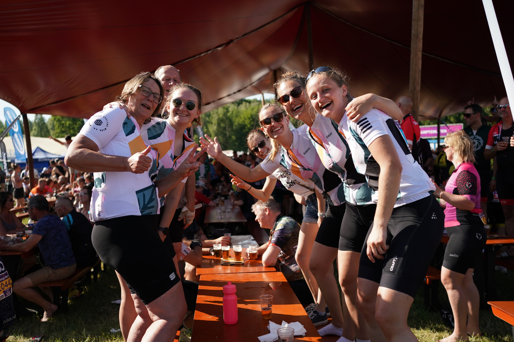 Team tijdens Obvion Limburgs Mooiste Fietsfestival