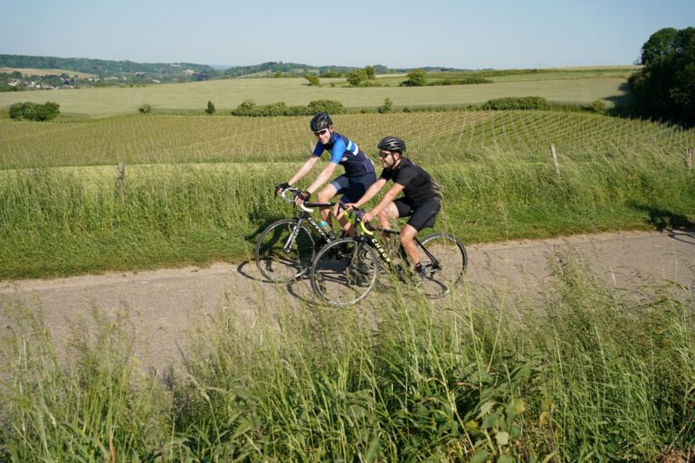 Wielrennen in het Zuid-Limburgse landschap